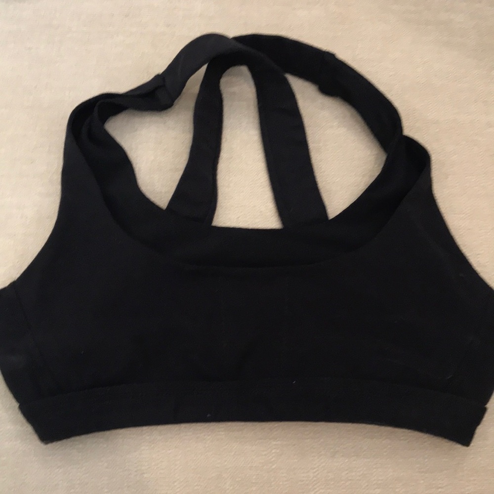 Black sports bra